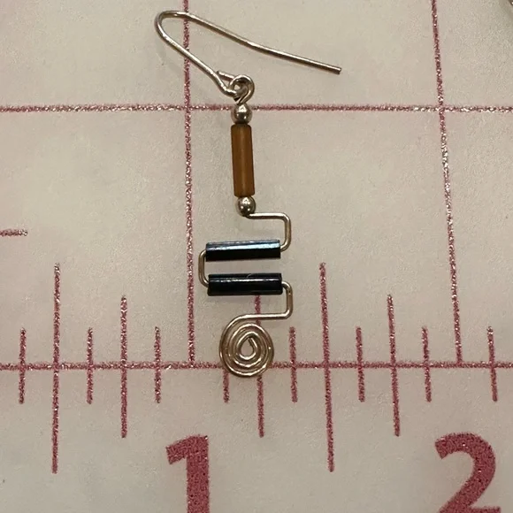 3/$35 Elongated Architectural designed Gold filled wire earrings - Picture 6 of 7